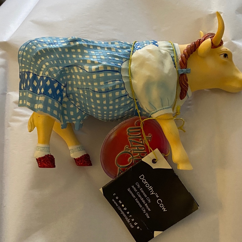 Dorothy Cow Figurine - Blue and Yellow by - Picture 2 of 4
